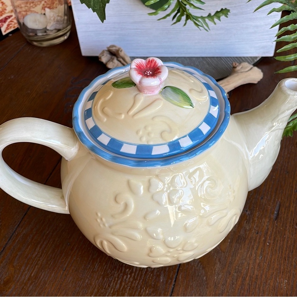 Home Interiors Teapot